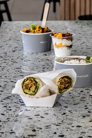Snack bar - Imperial Island by Louis Hotels (Paphos)