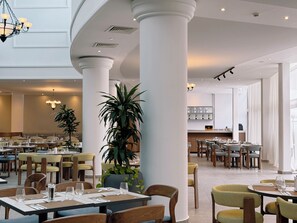3 restaurants; breakfast, lunch, and dinner served - Imperial Island by Louis Hotels (Paphos)