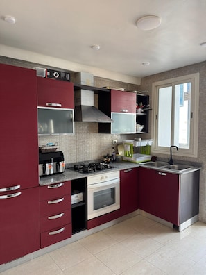 Fridge, microwave, oven, stovetop - Sweat home Pool (Agadir)