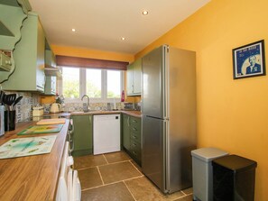 コテージ | 専用キッチン | 食器洗い機、調理器具と食器