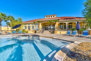 Pool - Spacious 7BR resort home w/ pool & spa (Kissimmee)