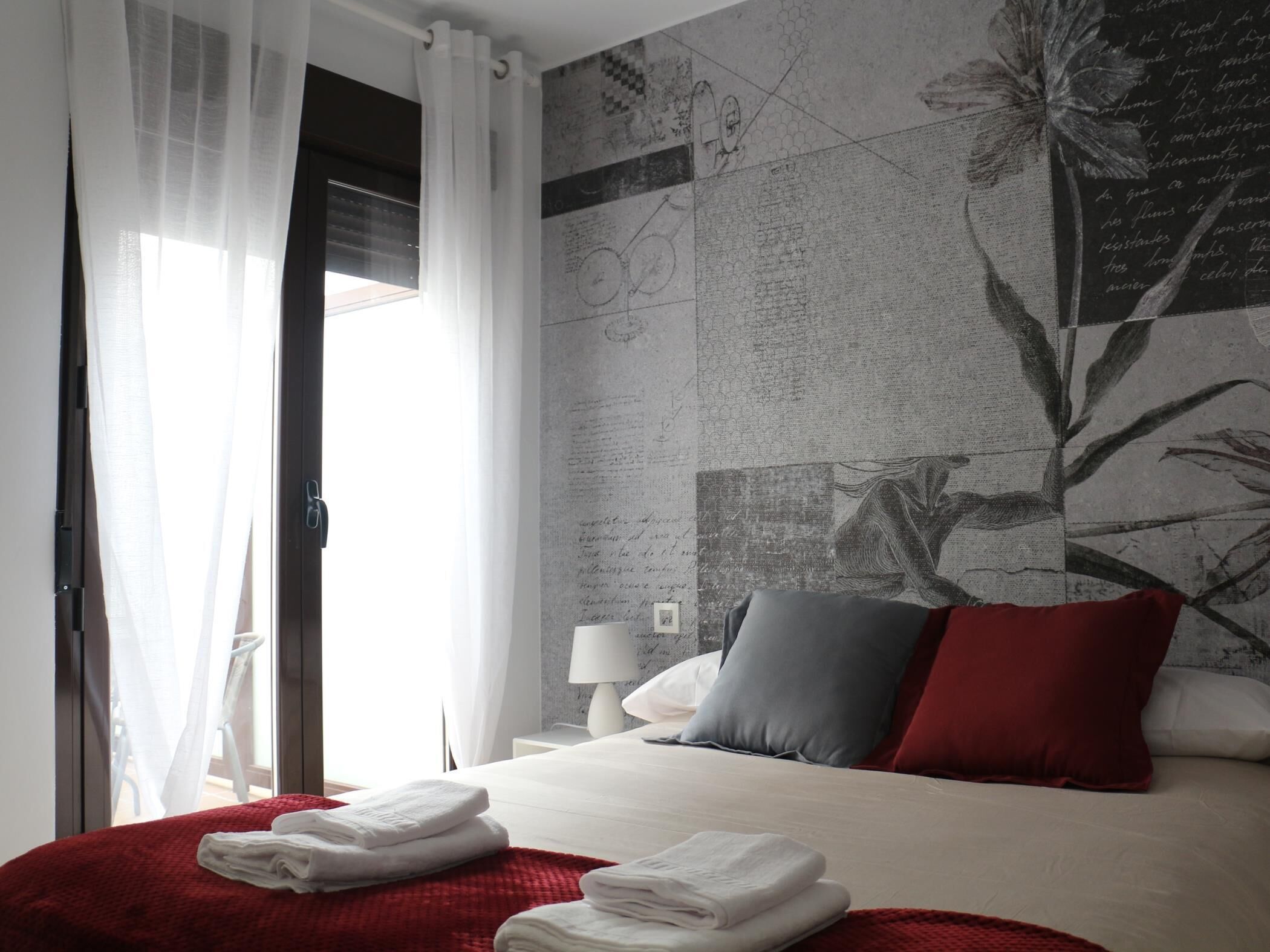 2 slaapkamers, een strijkplank/strijkijzer, internet, beddengoed