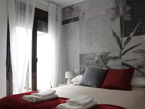 2 chambres, fer et planche à repasser, accès Internet, draps fournis