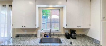 Pet & Family-Friendly, 4BR Grill & Chill