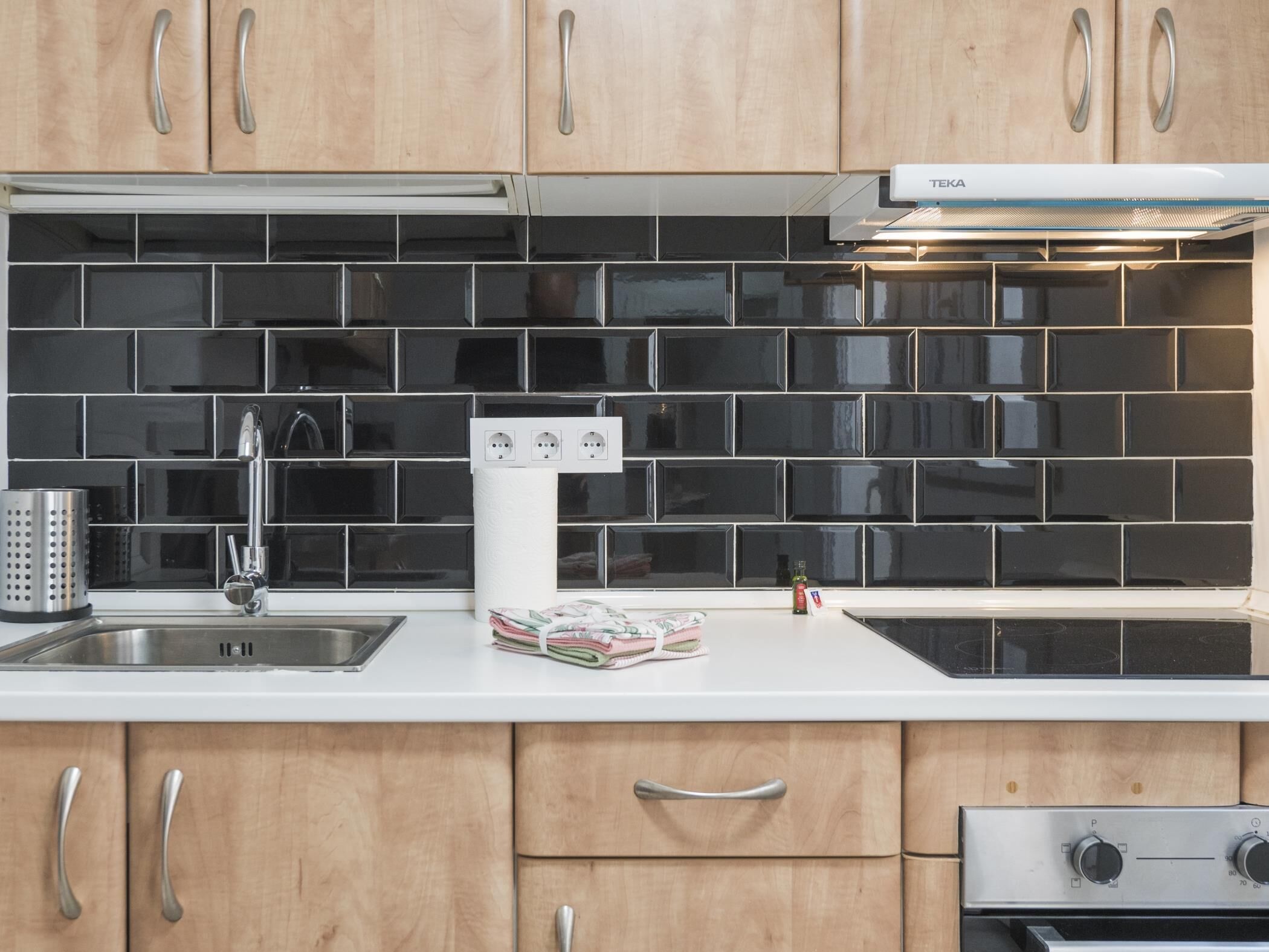 Kjøleskap, mikrobølgeovn, ovn og kaffetrakter/tekoker