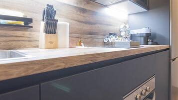 Réfrigérateur, micro-ondes, four, lave-vaisselle