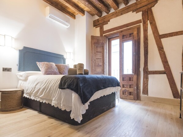 2 chambres, fer et planche à repasser, accès Internet, draps fournis