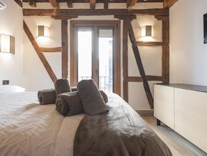 1 chambre, fer et planche à repasser, accès Internet