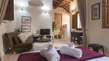 1 bedroom, iron/ironing board, internet, bed sheets