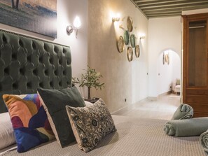 1 chambre, fer et planche à repasser, accès Internet, draps fournis