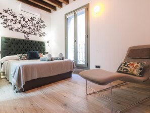 2 quartos, ferros/tábuas de passar roupa, acesso à internet