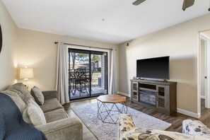 Condo, Multiple Beds, Patio, Golf View (Fairway View Duo) | Living area | 42-inch flat-screen TV with digital channels