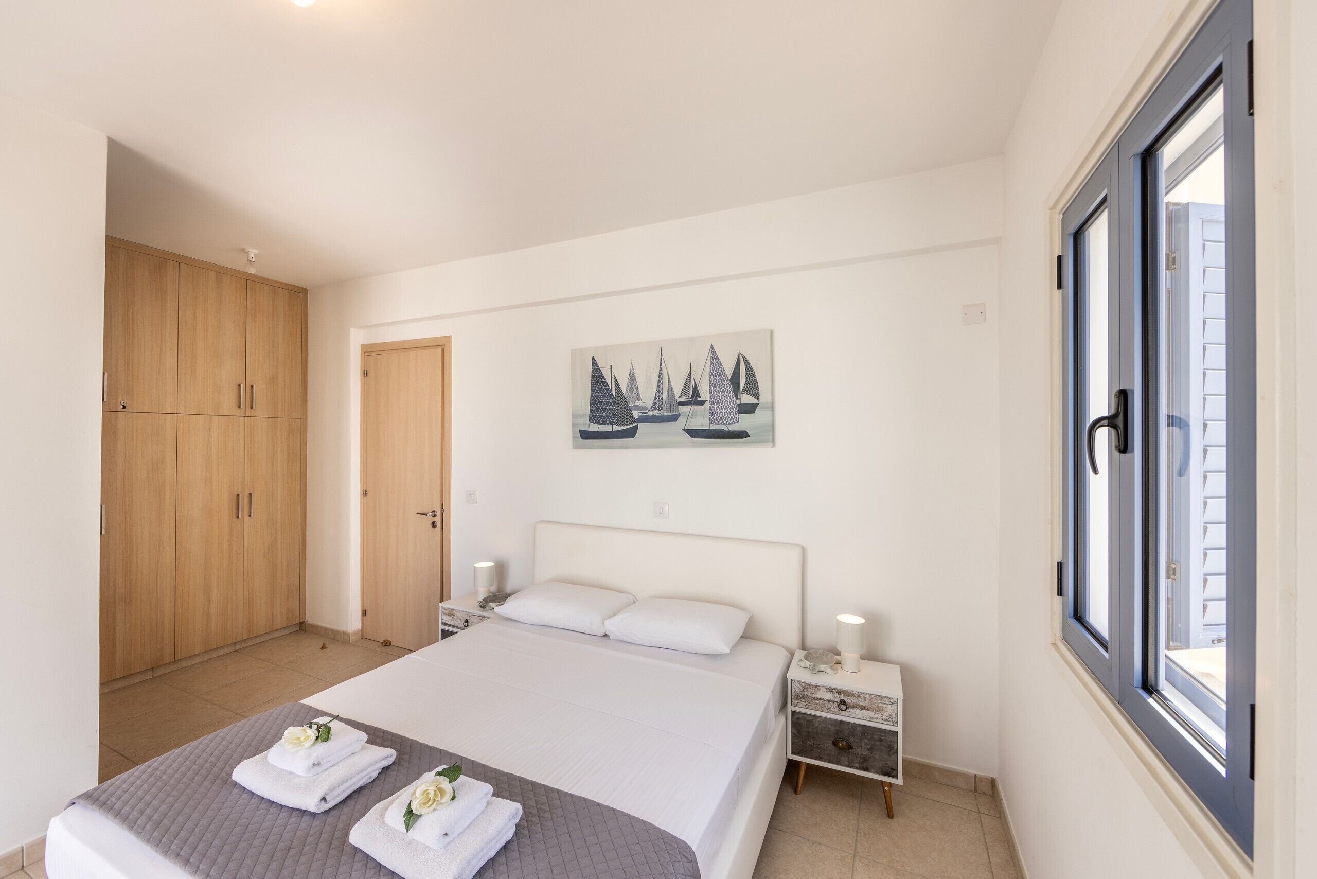 4 habitaciones, cunas y ropa de cama 