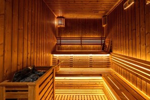 Sauna - Skyline View 1BR, Minutes Away from Downtown and Dubai Mall, Nobles Tower (Dubai)