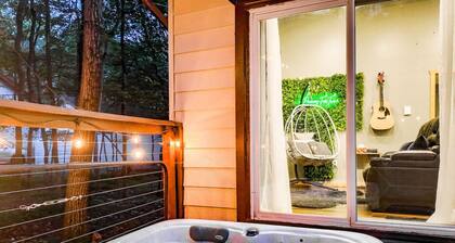 King Size - Romantic - Massage - Pet Friendly