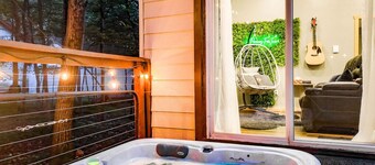 King Size - Romantic - Massage - Pet Friendly