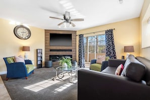 Condo, Multiple Beds, Patio, Golf View (Fairway View Escape) | Living area | 42-inch flat-screen TV with digital channels