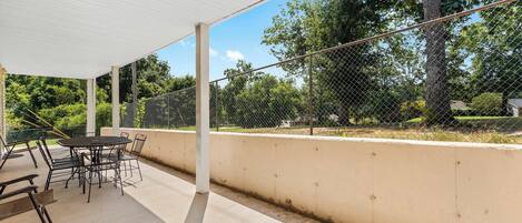 Appartement, Meerdere bedden, terras, uitzicht op golfbaan (Fairway View Escape) | Buiten dineren