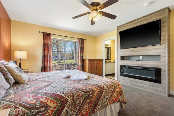 Condo, Multiple Beds, Patio, Golf View (Fairway View Escape) | 3 bedrooms, individually decorated, individually furnished