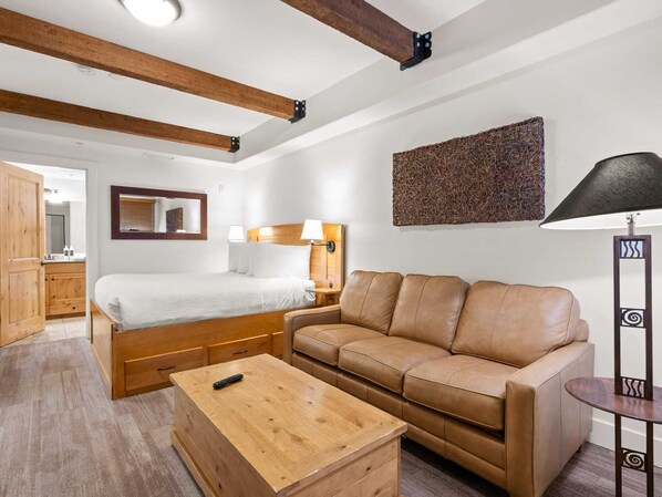 1 bedroom, free WiFi, bed sheets - Newpark 408-B | Food Galley | Olympic Park & Mtn Views | Fireplace | Top Floor | Hot Tub & Pool (Park City)