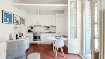 Apartment, Balcony | Premium bedding, down comforters, iron/ironing board, cribs/infant beds