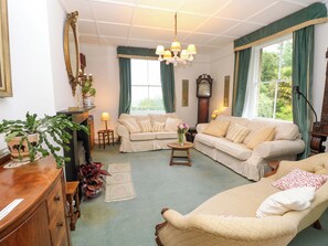 Living area - Woodlands (Freshwater)