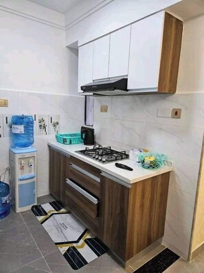 Classic Apartment, Courtyard View | Private kitchen