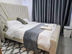 Classic Apartment, Courtyard View | Free WiFi - Cozy Valley Heights (Nairobi)