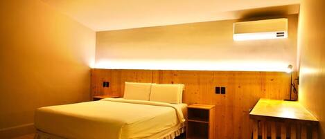 スイート バルコニー ガーデンビュー | セーフティボックス (室内)、デスク、ノートパソコン用作業スペース、WiFi (無料)