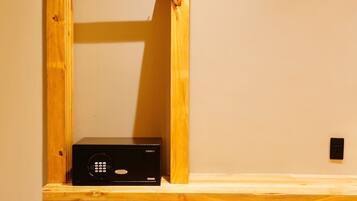 Deluxe Double or Twin Room, Balcony | In-room safe, desk, laptop workspace, free WiFi