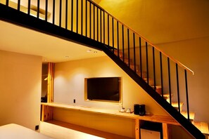 Suite, Balcony, Garden View