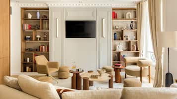 Leilighet, byutsikt | Oppholdsområde | Kontorer