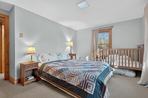 5 habitaciones, tabla de planchar con plancha y wifi gratis 