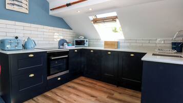 Dishwasher, cookware/dishes/utensils