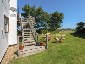 Outdoor dining - Borth Arian Boat House (Holyhead)