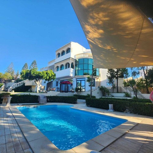 Garden level with private pool