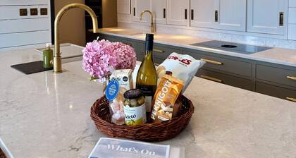 The Lodge @Sunnybank House - unique country lodge overlooking Clifden Town