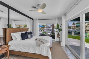 3 chambres, bureau, fer et planche à repasser, lit parapluie