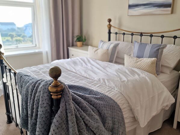 2 室のベッドルーム、客室ごとに異なる装飾、客室ごとに異なるインテリア、WiFi (無料)