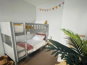 Kır Evi | 2 yatak odası, ayrı ayrı dekore edilmiş, ayrı ayrı döşenmiş