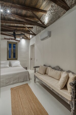 Interior - My Secret Mojo 2 – Stylish Serifos Home with Balcony & En-Suite Comfort (Serifos)