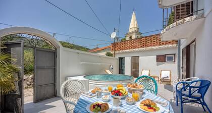 Captain's House - Sv. Jakov