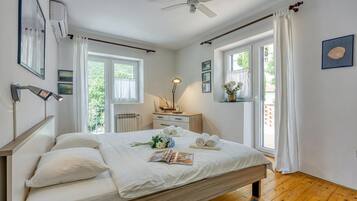 Standard-Haus, Mehrere Schlafzimmer, 2 Bäder (Captain's House - Sv. Jakov)