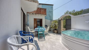 Standard House, Multiple Bedrooms, 2 Bathrooms (Captain's House - Sv. Jakov) | Outdoor dining