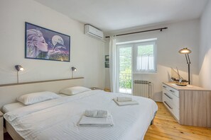 Casa estàndard, 4 dormitoris, 2 banys (Captain's House - Sv. Jakov) | 4 dormitoris, planxa i posts de planxar, wifi gratuïta i roba de llit