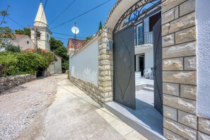 Standard House, Multiple Bedrooms, 2 Bathrooms (Captain's House -  Sv. Jakov) | Exterior detail - Captain's House - Sv. Jakov (Mali Losinj)
