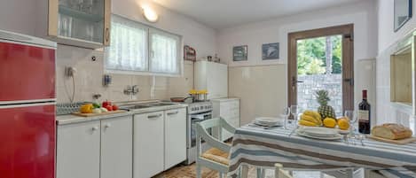 標準單棟房屋, 多間臥室, 2 間浴室 (Captain's House - Sv. Jakov) | 私人廚房 | 雪櫃、焗爐、爐具、廚房用具/餐具/器皿