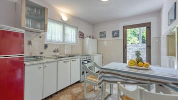 Standard House, Multiple Bedrooms, 2 Bathrooms (Captain's House - Sv. Jakov) | Private kitchen | Fridge, oven, stovetop, cookware/dishes/utensils