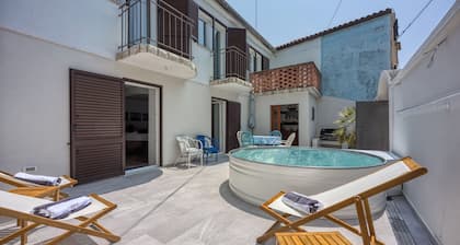 Captain's House - Sv. Jakov