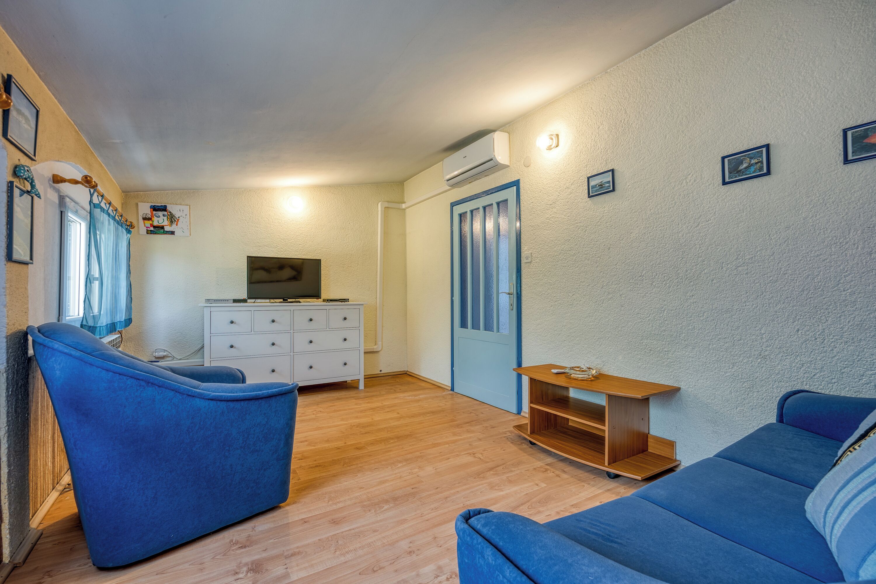 Standard House, Multiple Bedrooms, 2 Bathrooms (Captain's House -  Sv. Jakov) | Living area | 32-inch Smart TV with cable channels